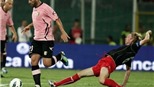 Palermo ở Europa League:  Hú vía trên sân nhà